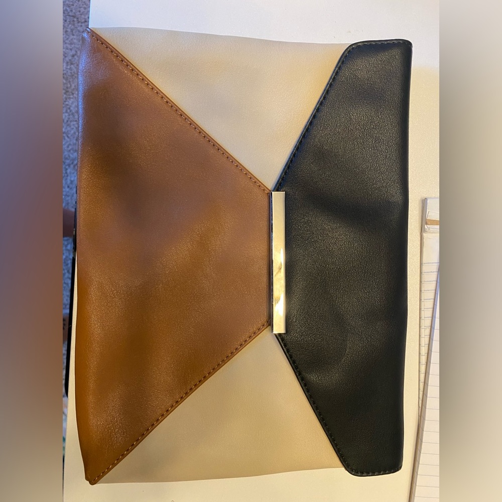 Express Clutch NWT